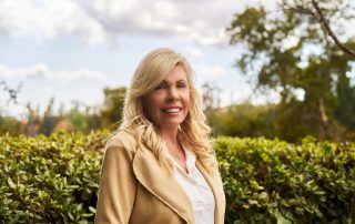 Karen Fischer – Empowering Divorce Coaching & Document Support | VoyageLA Feature